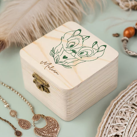 Personalisierte Bambi Holzbox – Schmuckkästchen aus Holz mit Namensgravur