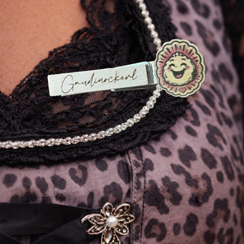 Lustige Glupperl für Frauen | Dirndl Accessoire | Oktoberfest Wiesn Klammer | Junggesellinnenabschied | personalisiert