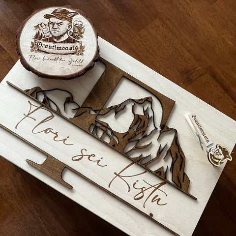 Personalisierte Holzbox – dein individuelles Geschenk mit Bergdesign