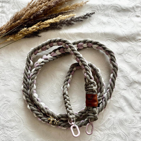 Handykette Crossbody aus Makramee – Handgefertigtes Handyband im Boho-Stil für Smartphone, Lanyard mit Karabiner & Anhänger